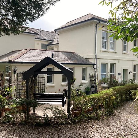Hollyhocks Holiday Home- 2 Bedroomed Ground Floor Apartment Sleeps 5 Ivybridge Exterior photo