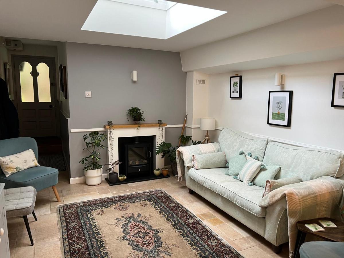 Hollyhocks Holiday Home- 2 Bedroomed Ground Floor Apartment Sleeps 5 Ivybridge Exterior photo