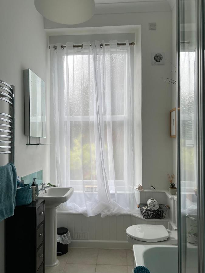 Hollyhocks Holiday Home- 2 Bedroomed Ground Floor Apartment Sleeps 5 Ivybridge Exterior photo
