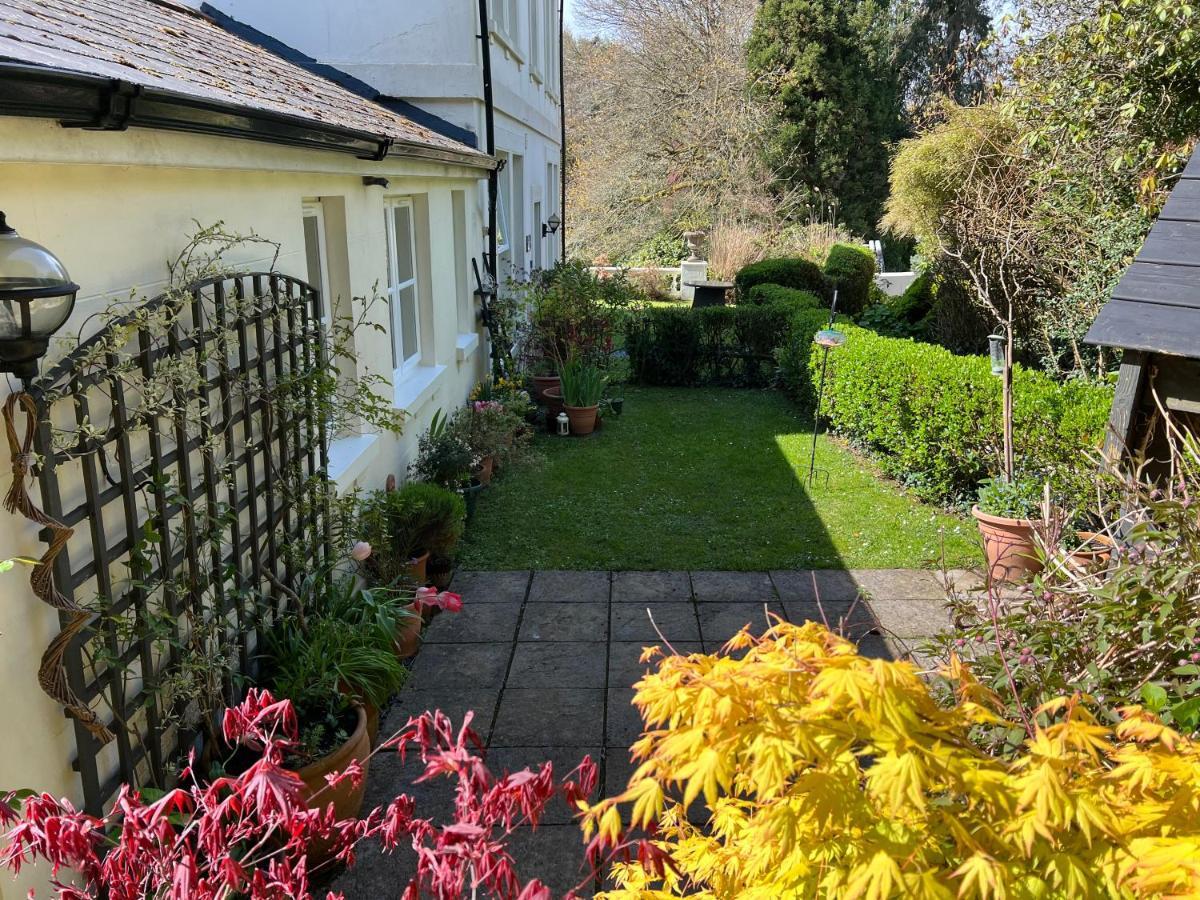 Hollyhocks Holiday Home- 2 Bedroomed Ground Floor Apartment Sleeps 5 Ivybridge Exterior photo